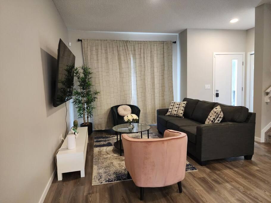 Luxury * Edmonton