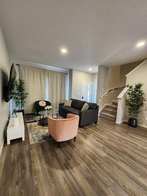 Luxury * Edmonton