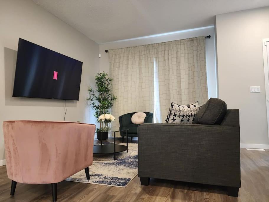 Luxury * Edmonton